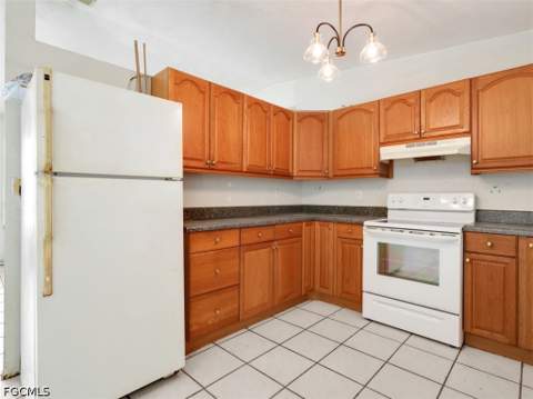 334 SW 28th Ter, Cape Coral FL - photo 11 of 28