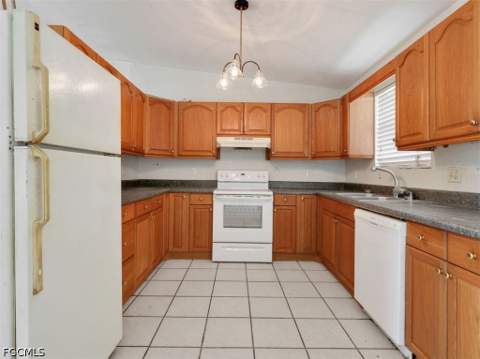 334 SW 28th Ter, Cape Coral FL - photo 9 of 28