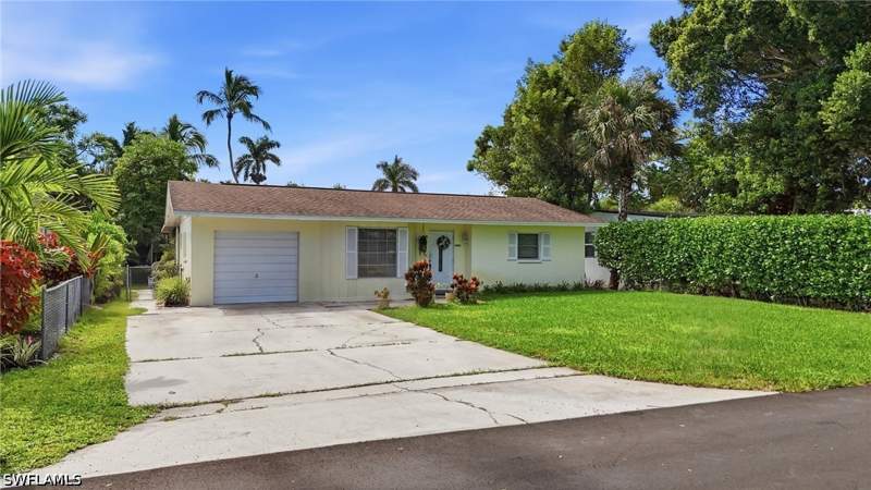 2 bedroom SingleFamilyResidence at 1270 10th Ave N, Lake Park, Naples — photo 5