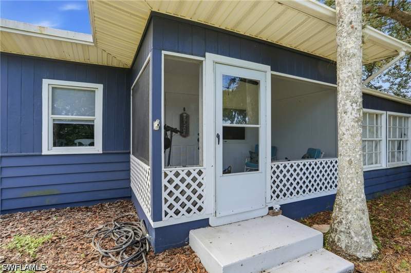 2 bedroom SingleFamilyResidence at 1166 12th Ave N, Lake Park, Naples — photo 2
