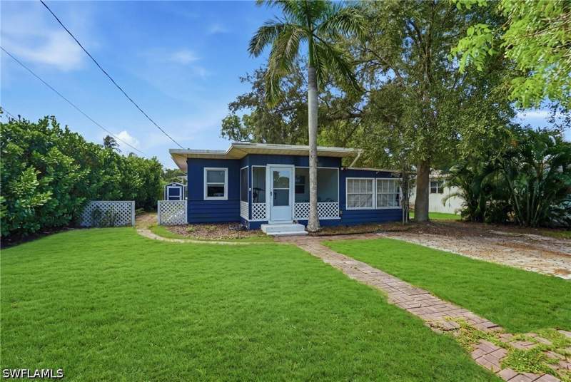 2 bedroom SingleFamilyResidence at 1166 12th Ave N, Lake Park, Naples — photo 5