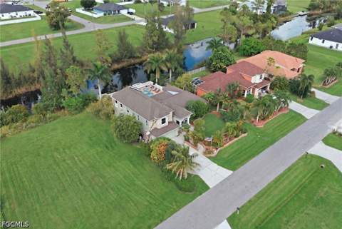 2129 NE 35th Ter, Cape Coral FL - photo 6 of 23