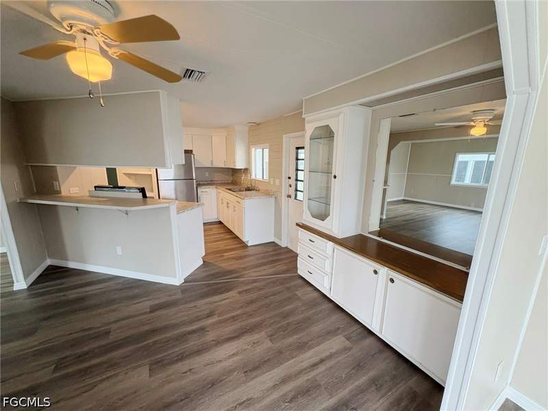 2 bedroom ManufacturedHome at 3347 Rainbow Ln, Leesure Village, North Fort Myers — photo 4