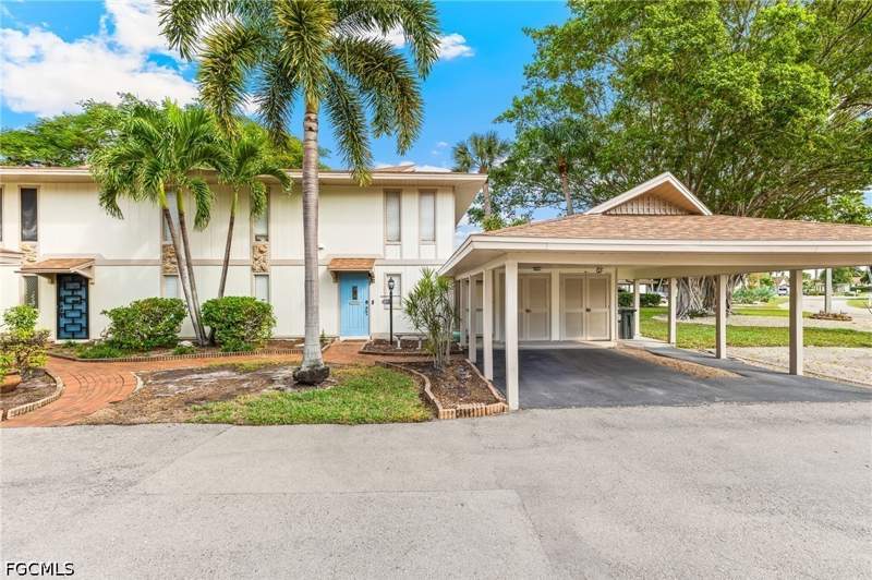 2 bedroom Townhouse at 4277 Island Cir 1, Caloosa Bayview, Fort Myers — photo 2