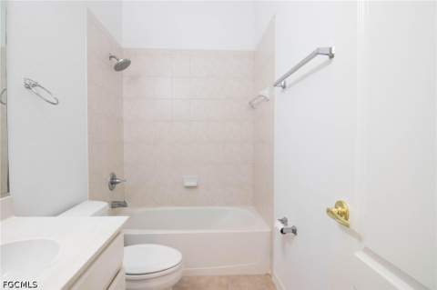 2656 Fairmont Isle Cir, Cape Coral FL - photo 19 of 45
