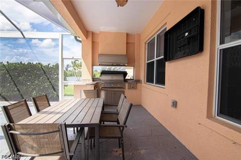 2656 Fairmont Isle Cir, Cape Coral FL - photo 21 of 45