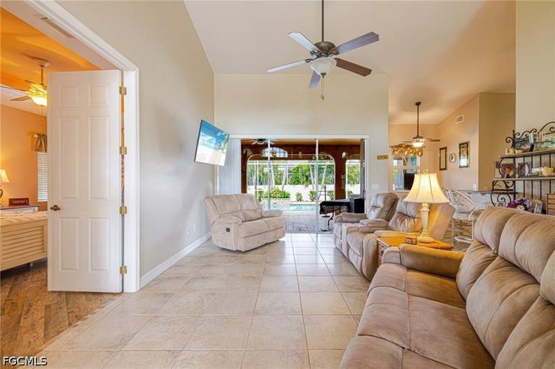 3 bedroom SingleFamilyResidence at 4732 SW 23rd Ave, Cape Coral, Cape Coral — photo 4