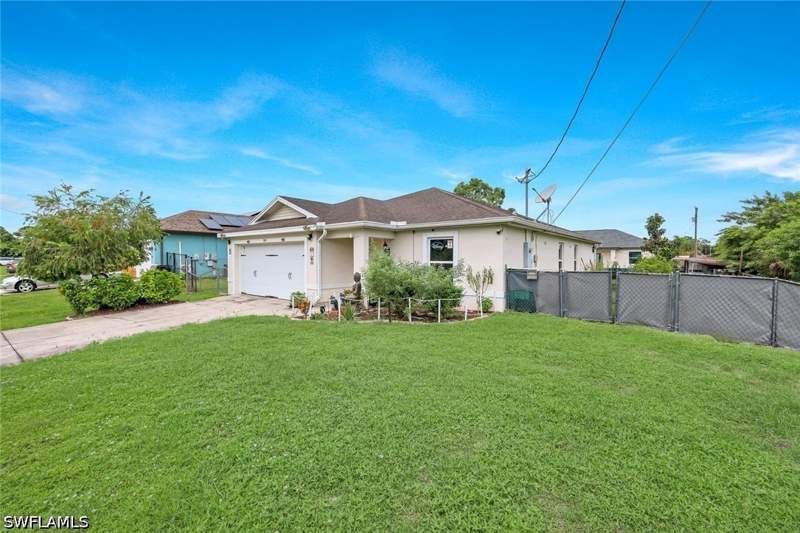 3 bedroom SingleFamilyResidence at 749 Chemstrand St E, Lehigh Acres, Lehigh Acres — photo 2