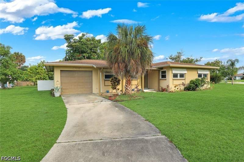 3 bedroom SingleFamilyResidence at 5248 Versaille Ct, Cape Coral, Cape Coral — photo 3