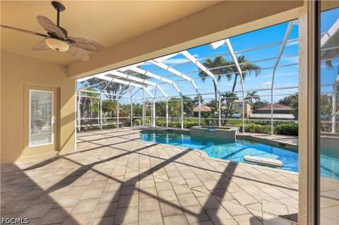9214 Palm Island Cir, North Fort Myers FL - photo 6 of 19