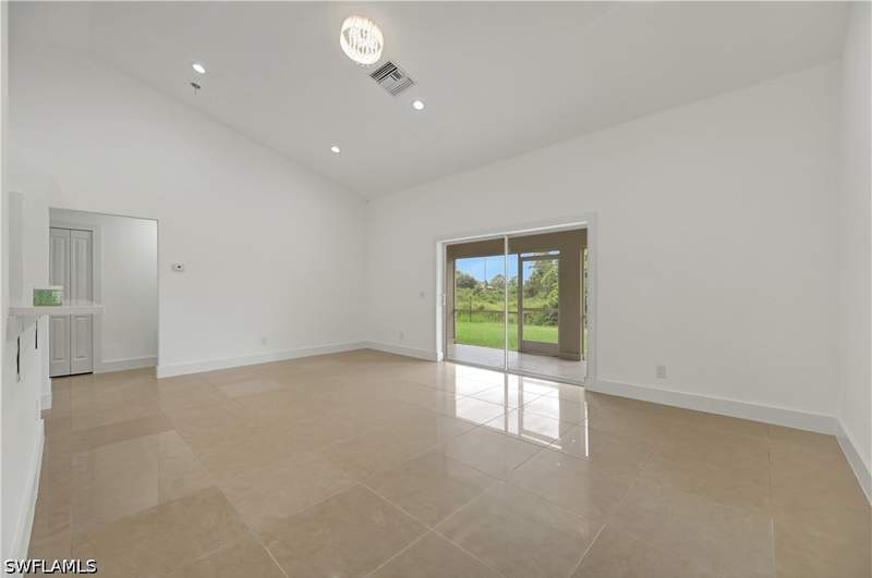 4 bedroom SingleFamilyResidence at 954 Marilyn Ave S, Southeast Lehigh, Lehigh Acres — photo 5