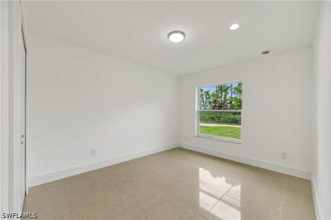954 Marilyn Ave S, Lehigh Acres FL - photo 8 of 15