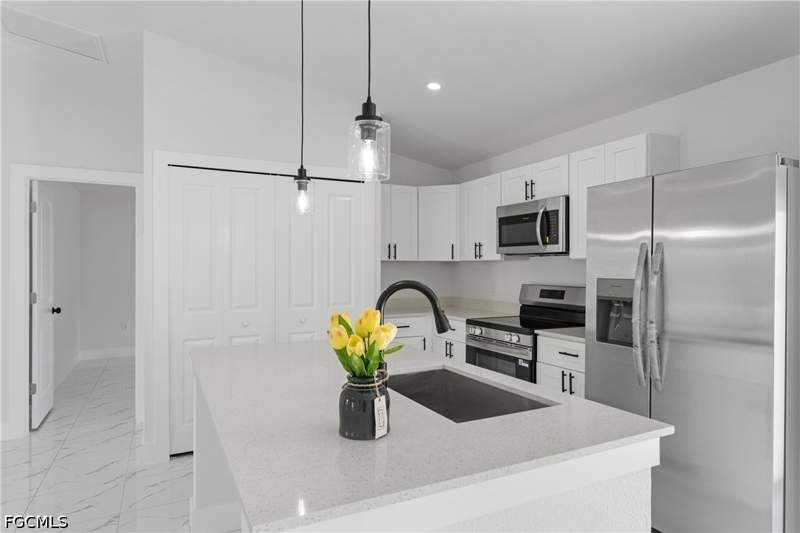 4 bedroom SingleFamilyResidence at 2912 40th St SW, Lehigh Acres, Lehigh Acres — photo 2