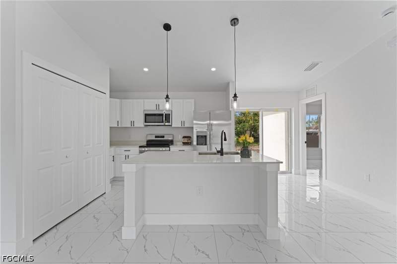4 bedroom SingleFamilyResidence at 2912 40th St SW, Lehigh Acres, Lehigh Acres — photo 4