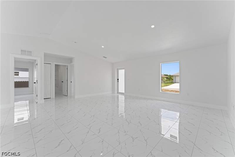 4 bedroom SingleFamilyResidence at 2912 40th St SW, Lehigh Acres, Lehigh Acres — photo 5