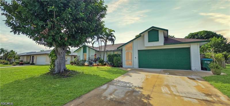 3 bedroom SingleFamilyResidence at 2222 SE 15th St, Cape Coral, Cape Coral — photo 4