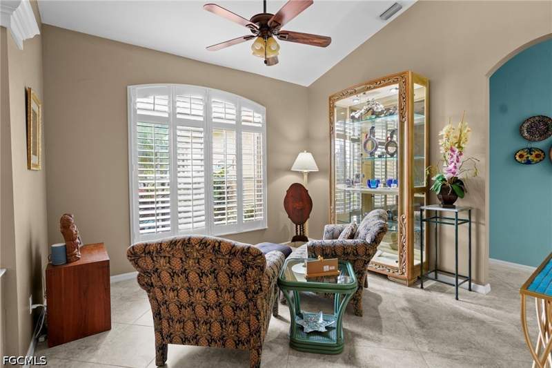 4 bedroom SingleFamilyResidence at 619 Parkdale Blvd, Mirror Lakes, Lehigh Acres — photo 3