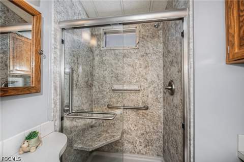 181 Caravan Cir, North Fort Myers FL - photo 13 of 37