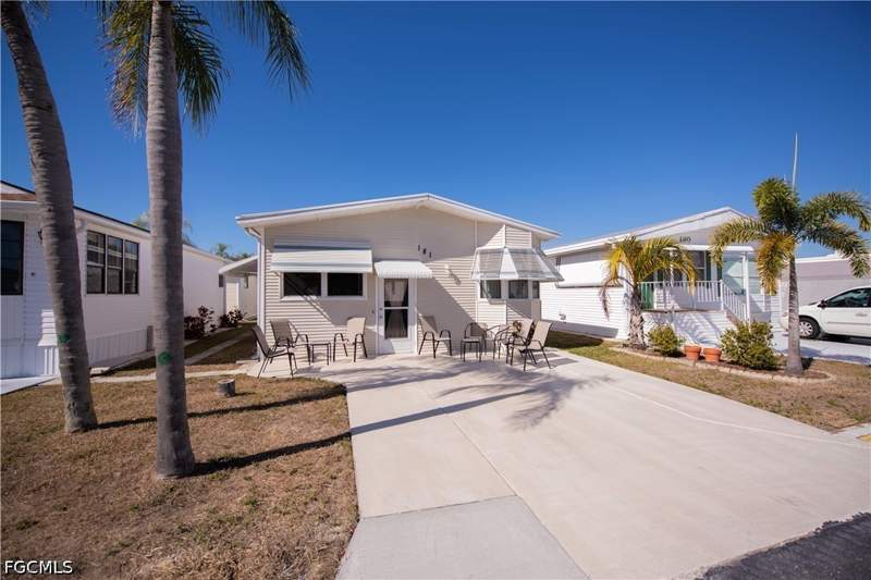 1 bedroom ManufacturedHome at 181 Caravan Cir, Fountain View Rv Resort, North Fort Myers — photo 4