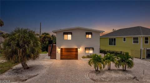 139 Coconut Dr, Fort Myers Beach FL - photo 10 of 28