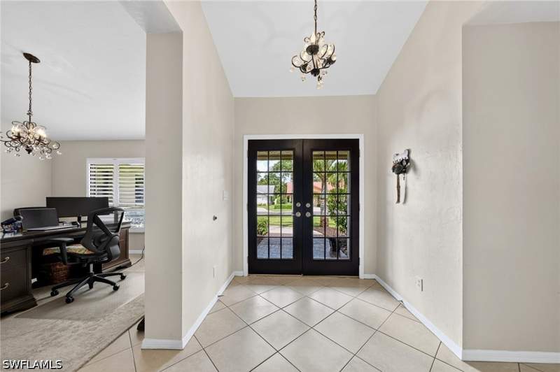 4 bedroom SingleFamilyResidence at 2370 Pine Woods Cir 35, Pinewoods, Naples — photo 4