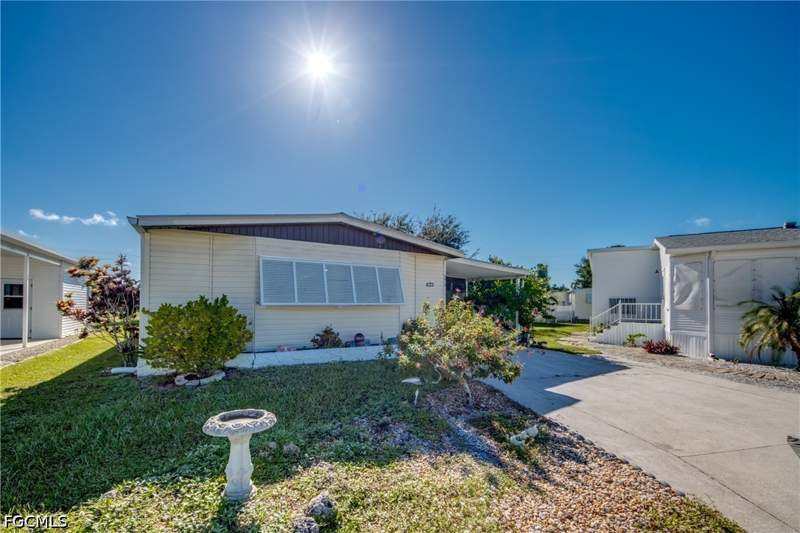 2 bedroom ManufacturedHome at 4639 Catfish Ct, Pine Island Cove, St James City — photo 2