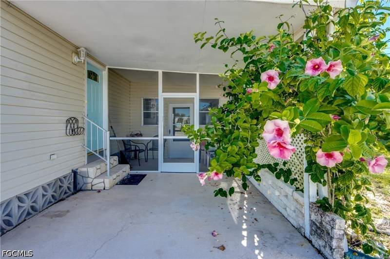 2 bedroom ManufacturedHome at 4639 Catfish Ct, Pine Island Cove, St James City — photo 3