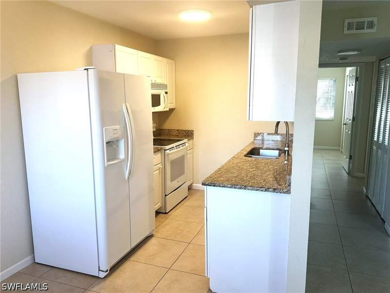 2 bedroom Condominium at 4621 Bayshore Dr Q6, Abaco Bay, Naples — photo 5