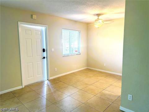 4621 Bayshore Dr Q6, Naples FL - photo 7 of 27