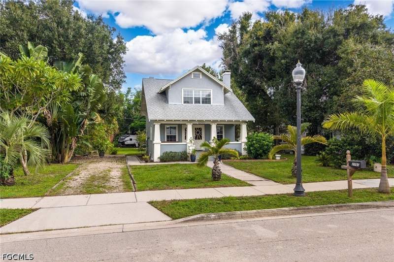 4 bedroom SingleFamilyResidence at 2760 Rhode Island Ave, Dean Park, Fort Myers — photo 2
