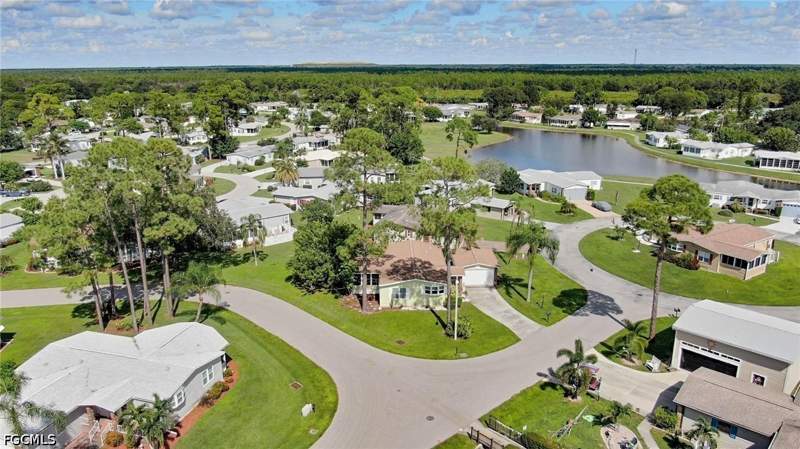 2 bedroom ManufacturedHome at 19638 Eagle Trace Ct, Pine Lakes Country Club, North Fort Myers — photo 2