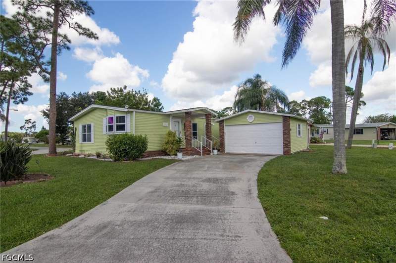 2 bedroom ManufacturedHome at 19638 Eagle Trace Ct, Pine Lakes Country Club, North Fort Myers — photo 5