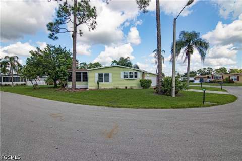 19638 Eagle Trace Ct, North Fort Myers FL - photo 6 of 31