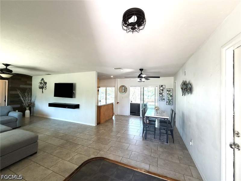 3 bedroom SingleFamilyResidence at 229 SE 29th Ter, Cape Coral, Cape Coral — photo 3