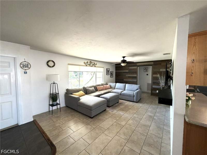 3 bedroom SingleFamilyResidence at 229 SE 29th Ter, Cape Coral, Cape Coral — photo 4