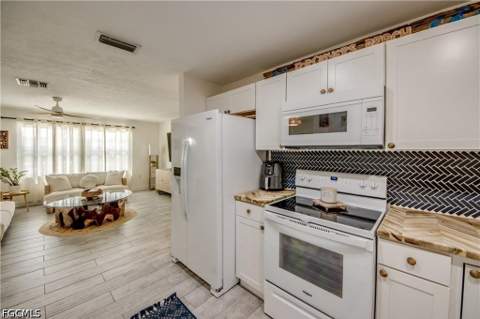 355 Donora Blvd, Fort Myers Beach FL - photo 11 of 31