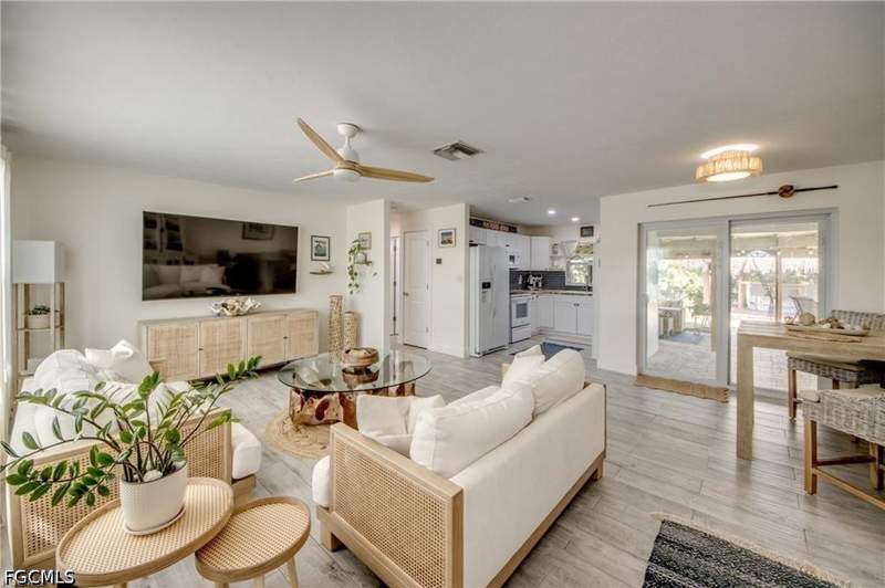 2 bedroom SingleFamilyResidence at 355 Donora Blvd, Shell Mound Park, Fort Myers Beach — photo 4