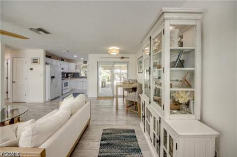 355 Donora Blvd, Fort Myers Beach FL - photo 6 of 31