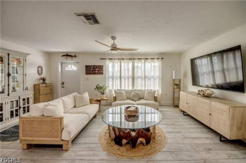 355 Donora Blvd, Fort Myers Beach FL - photo 9 of 31
