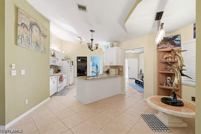 3 bedroom SingleFamilyResidence at 1371 17th St SW, Golden Gate Estates, Naples — photo 5