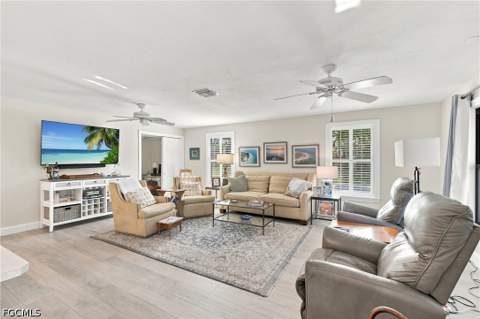 7275 Lake Dr, Fort Myers FL - photo 10 of 44