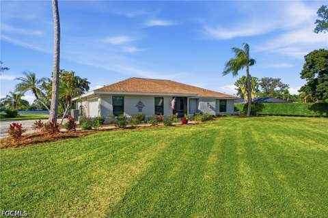 7275 Lake Dr, Fort Myers FL - photo 6 of 44