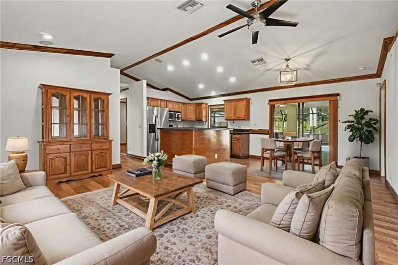 3 bedroom SingleFamilyResidence at 1111 Thompson Ave, Lehigh Acres, Lehigh Acres — photo 3