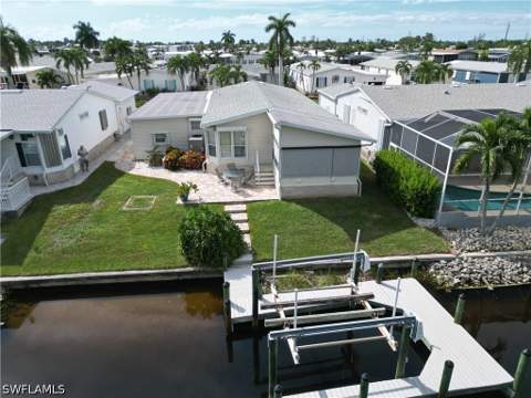 17611 Canal Cove Ct, Fort Myers Beach FL - photo 10 of 43