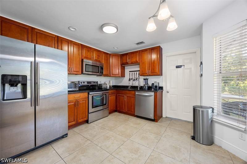 3 bedroom SingleFamilyResidence at 441 3rd St SW, Golden Gate Estates, Naples — photo 4