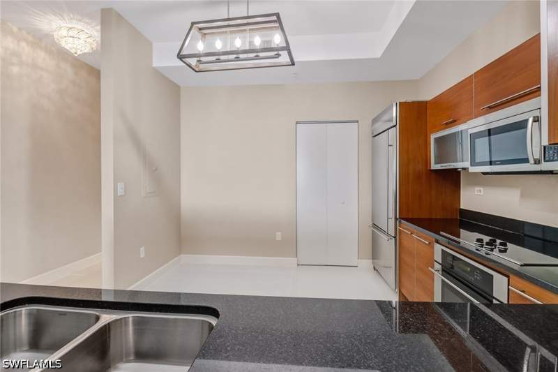 3 bedroom Condominium at 3000 Oasis Grand Blvd 401, Oasis, Fort Myers — photo 4