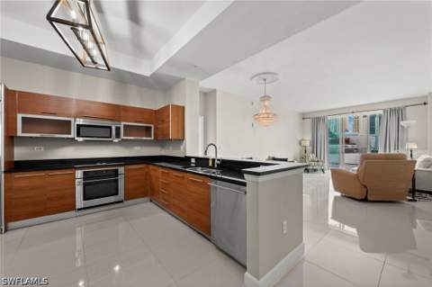 3000 Oasis Grand Blvd 401, Fort Myers FL - photo 6 of 47