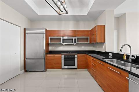 3000 Oasis Grand Blvd 401, Fort Myers FL - photo 7 of 47