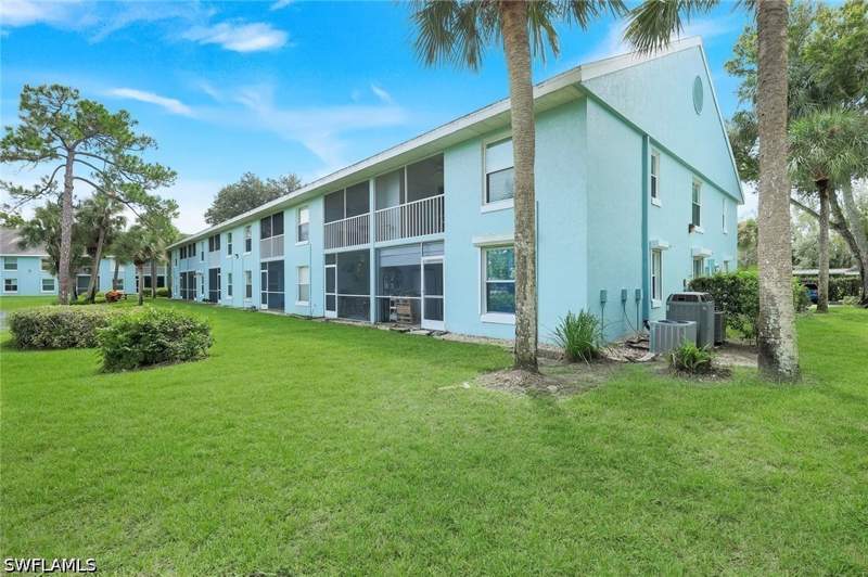 2 bedroom Condominium at 121 Wading Bird Cir 103, Pipers Pointe, Naples — photo 2