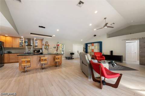 275 Lambton Ln, Naples FL - photo 9 of 29